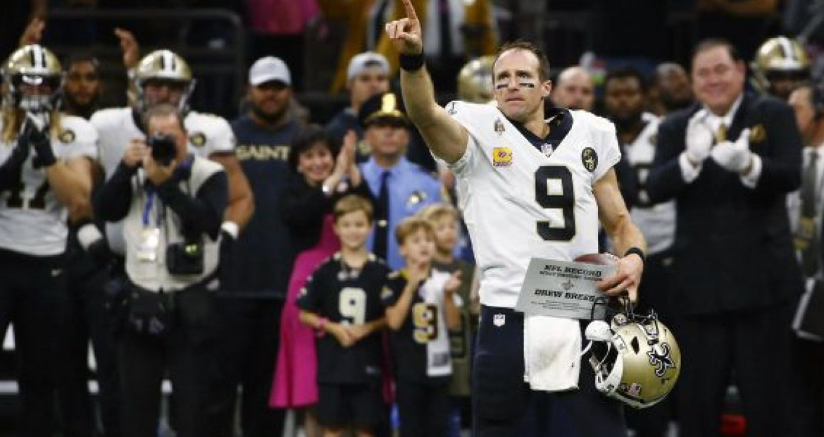 drew-brees-is-celebrated-after-breaking-the-all-time-passing-yards-record
