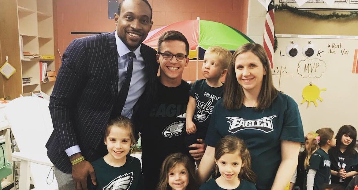watch-alshon-jeffery-surprises-girl-who-wrote-letter-of-support