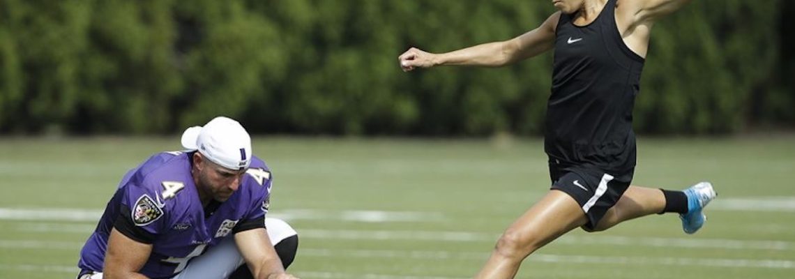 Carli Lloyd makes a 55-yard kick